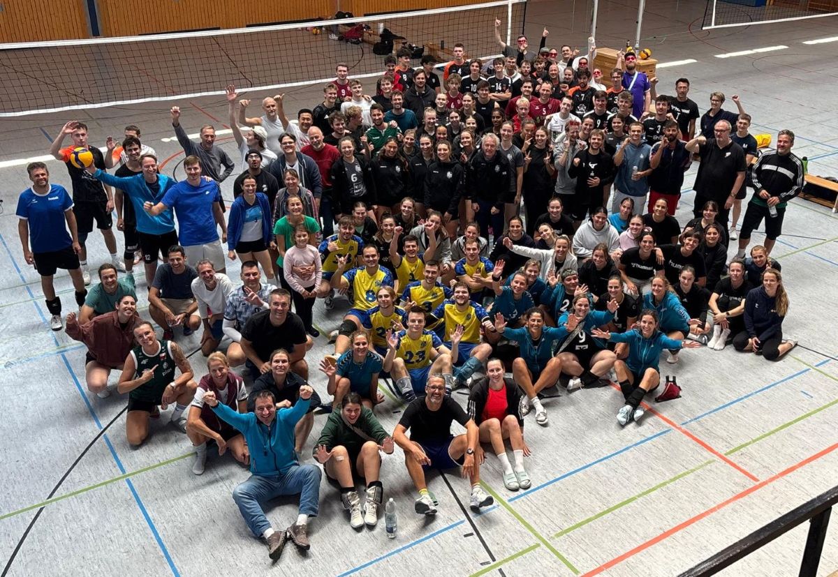 1 Wochenende, 18 Teams, Volleyball in 2 Hallen und Party in Neufahrn